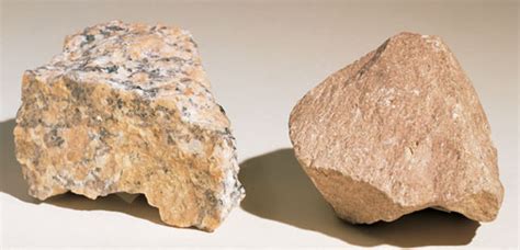  Feldspar: Khám Phá Khoáng Vật Đa năng Cho ngành Gốm và Thuỷ Tinh!